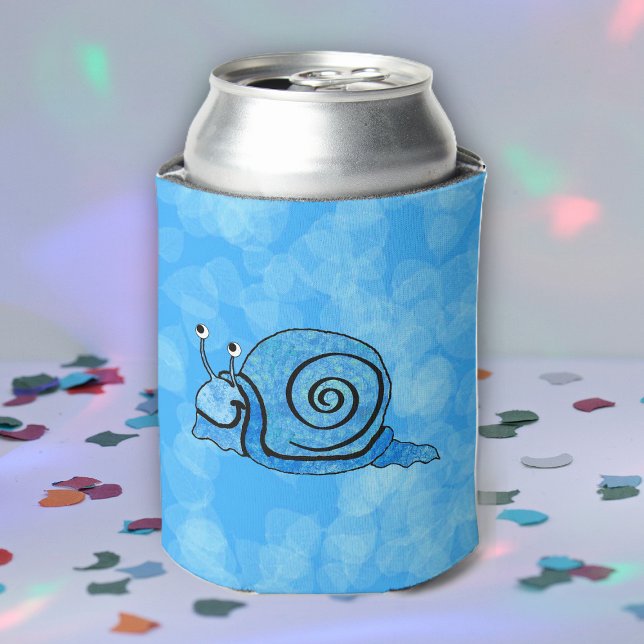 Niedlich Lächelnder Cartoon Blaue Schnecke Dosenkühler (Cute cartoon smiling snail with blue shell on blue patterned drink can cooler.)