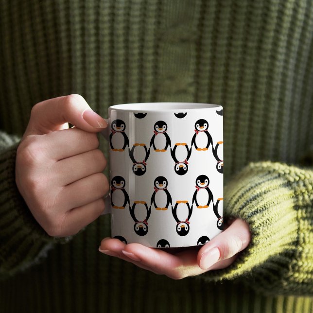 Niedlich Lächelnder Pinguin mit Scarf Tasse (Penguin Pattern Mug)