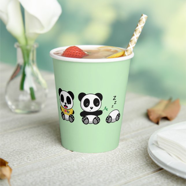 Niedlich Little Pandas auf Green Pappbecher (In Situ)