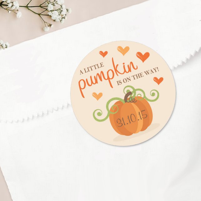 Niedlich Little Pumpkin Baby Dusche Runder Aufkleber (Von Creator hochgeladen)