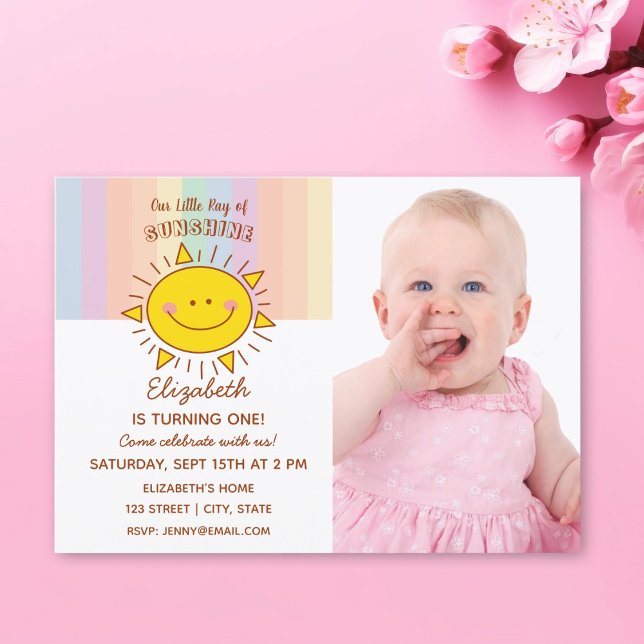 Niedlich Little Rainbow Sunshine Baby Birthday Fot Einladung (Von Creator hochgeladen)