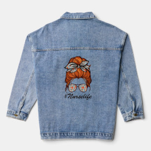 Niedlich Messy Hair Woman Bun Nurse Life Healthcar Jeansjacke