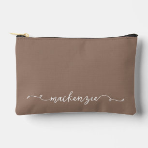 Niedlich Mocha White Script Typografy Monogram Zubehörtasche