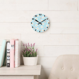 Niedlich Moderne Daisy Lilie Blume Rustikal nahtlo Runde Wanduhr