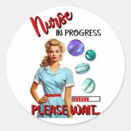 Niedlich Nostalgische Krankenschwester Pinup im Ga Runder Aufkleber