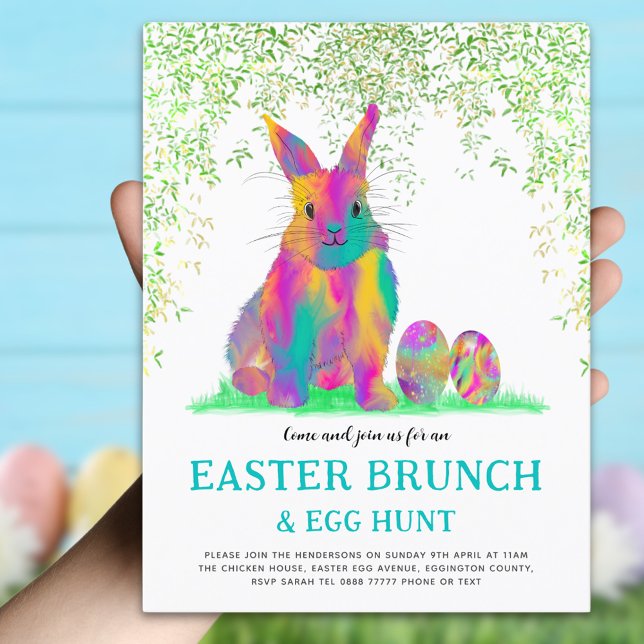 Niedlich Ostern Bunny Egg Hunt und Brunch Aquamari Einladungspostkarte (Easter brunch and egg hunt invitation with colorful watercolor bunny and eggs and eucalyptus foliage)