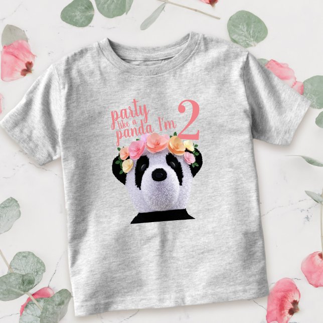 Niedlich Panda Bear Girl 2. Geburtstag Alter Kinde Kleinkind T-shirt (Pandas love to party! And so does your 2 year old. Here's their t-shirt to wear at their Panda Party)