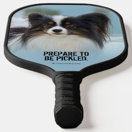 Niedlich Papillon Toy Spaniel Dog am Dock Pickleball Schläger