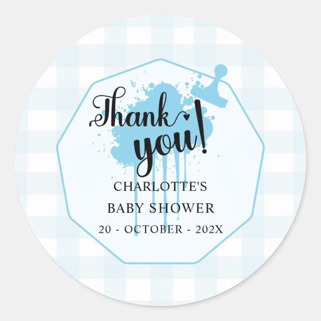 Niedlich Pastel Blue Gingham Baby Dusche Runder Aufkleber (Vorderseite)