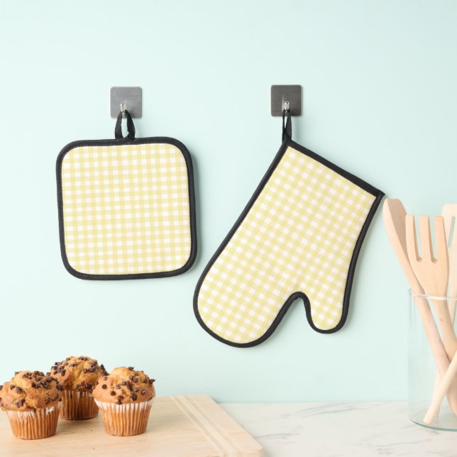 Niedlich Pastel Yellow Gingham Ofenhandschuh & Topflappen-Set (Insitu (Hängend))