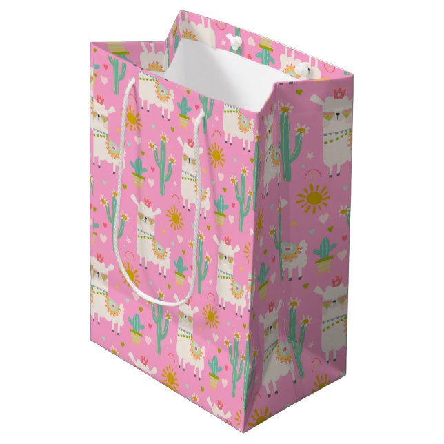 Niedlich Pastell Pink Party Llama Kids Gift Mittlere Geschenktüte (Vorderseite Schrägansicht)