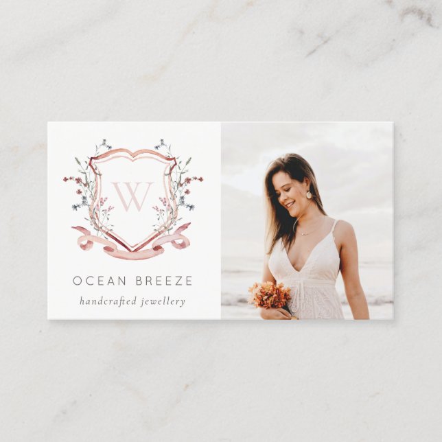 Niedlich Pastell Rosa Wildblume Foto Wappen Monogr Visitenkarte (Vorderseite)