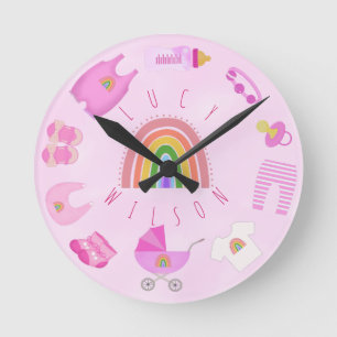 Niedlich Pink Baby Girl Baby Stucks Name Runde Wanduhr