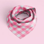 Niedlich Pink Gingham Pattern Halstuch<br><div class="desc">Trendy und schicke Gingham Schachbretter Muster.</div>