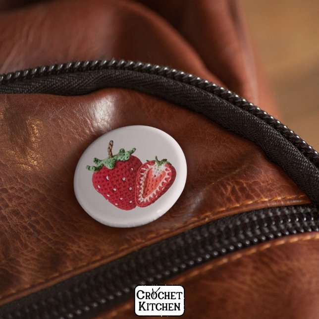 Niedlich Pink Minimal Granny Chic Crochet Strawber Button (Von Creator hochgeladen)