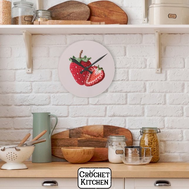 Niedlich Pink Minimal Granny Chic Crochet Strawber Runde Wanduhr (Von Creator hochgeladen)