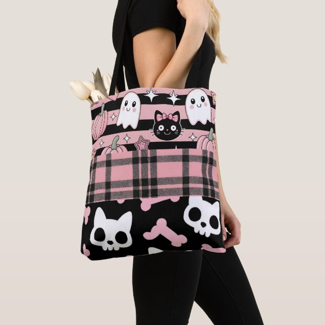 Niedlich Pink Pastel Goth Halloween (Von Nahem)