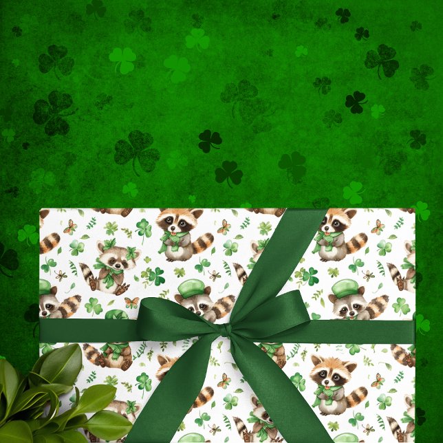 Niedlich Raccoons Green Hat Kleeblatt St. Patrick' Geschenkpapier (Von Creator hochgeladen)