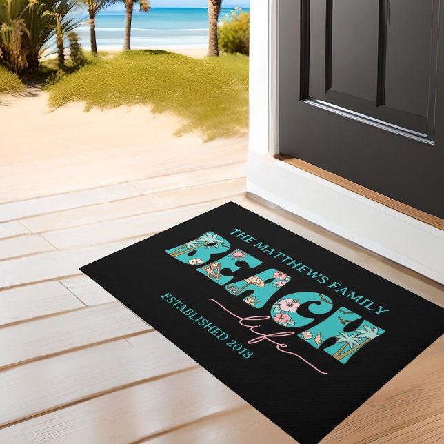 Niedlich Retro Beach Life Individuelle Name Fußmatte (Easily personalized this whimsical door mat.)