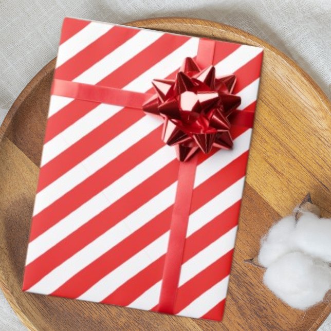 Niedlich rot und weiß gestreift geschenkpapier (Von Creator hochgeladen)
