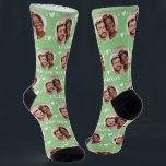 Niedlich Sage Green Newlyweds Foto Wedding Socken<br><div class="desc">Diese niedlichen Salbei-grünen Hochzeitssocken zeigen das Foto und die weißen Herzen eines frisch vermählten Paares in einem Offset-Muster und Ihre Namen und Ihr Hochzeitsdatum! Sie sind perfekt als Brautparty Gunst oder als Geschenk für das glückliche Paar! Die Hintergrundfarbe ist auch auf Ihre Hochzeitsfarben abgestimmt,  falls gewünscht.</div>