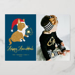 Niedlich Santa Corgi Foto Blue Happy Hanukkah Folien Feiertagskarte<br><div class="desc">Happy Hanukka! Senden Sie Ihre feierlichen Grüße mit dieser anpassbaren Goldfolie Hanukkah Foto Flachkarte. Es verfügt über einen bezaubernden Korgi mit einer Weihnachtsmannmütze. Personalisieren Sie diese,  indem Sie ein Foto,  Namen,  Jahr und andere Details hinzufügen. Diese niedliche Korgi Foto Hanukkah Flachkarte ist in anderen Folienfarben erhältlich.</div>