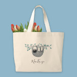 Niedlich Sloth Personalisiert Jumbo Stoffbeutel<br><div class="desc">Niedliche Aquarellneigung mit Skriptnamen Typografie. Ideal für Tierfreunde. Ändern Sie den Namen zum Anpassen. Originelle Kunst von Nic Squirrell.</div>