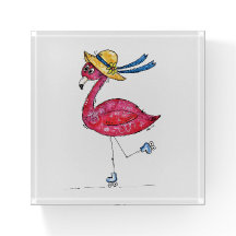 Niedlich und Whimsical Pink Flamingo auf Skaten