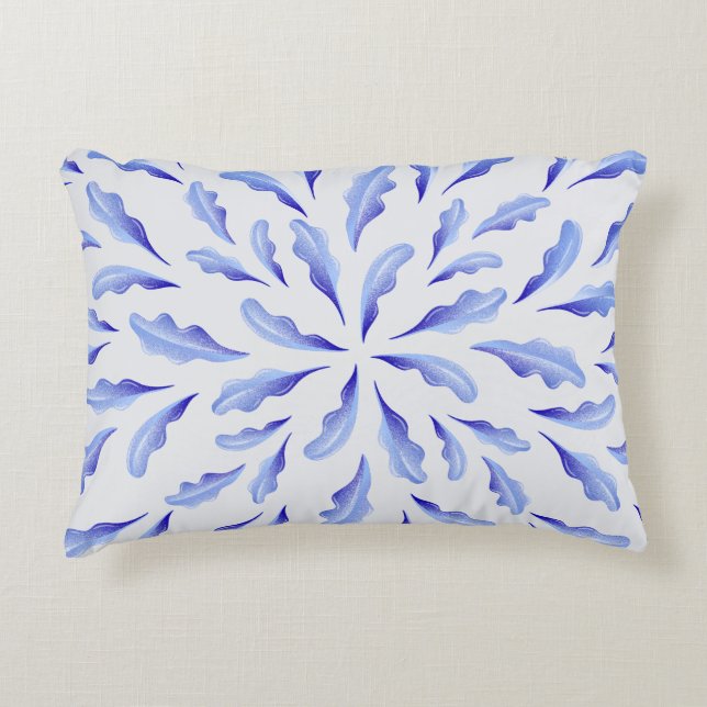 niedlich-weiß-blaue Blätter Blume Dekokissen (Vorderseite)
