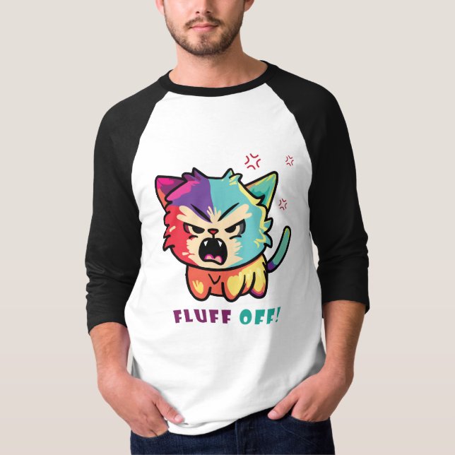 Niedlich zornige Katze, die Fluff abschaut. T-Shirt (Vorderseite)