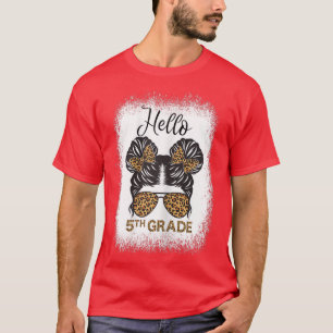 Niedlich zurück zu SchoolMessy Bun Hello 5th Grade T-Shirt