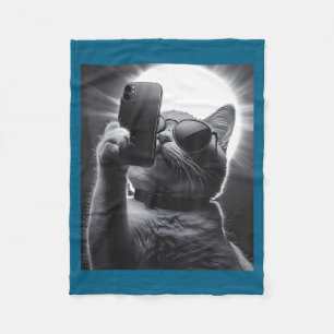 Niedliche alberne Katze Selfie Finsternis Sonnen- Fleecedecke