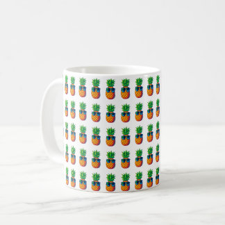 Niedliche Ananas mit Sonnenbrille Nahtloses Muster Kaffeetasse