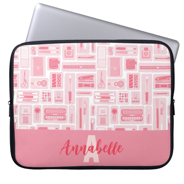 Niedliche Art liefert rosa Muster Monogramm Laptopschutzhülle (Vorderseite)