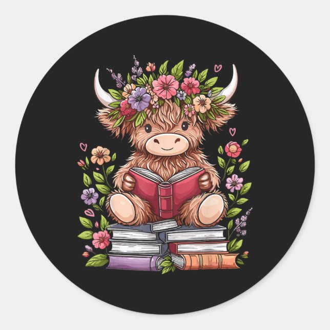 Niedliche Baby Highland Kuh mit Lesebuchmaschine Runder Aufkleber (Vorderseite)