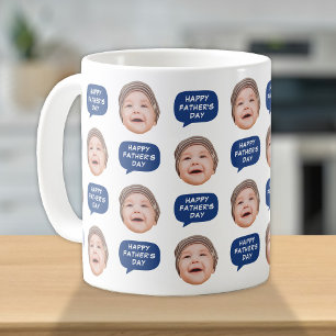 Niedliche Baby-Kinder sehen sich Foto für Vater Kaffeetasse
