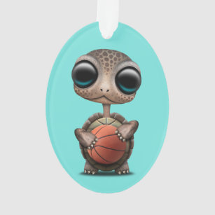 Niedliche Baby-Schildkröte, die mit Basketball Ornament
