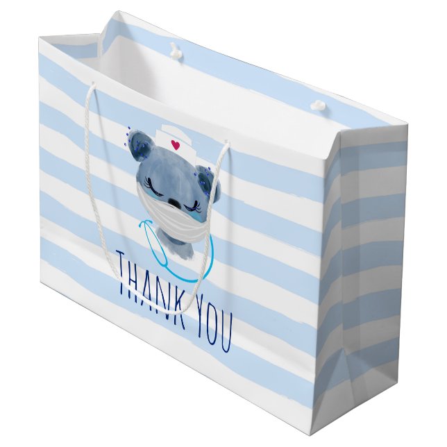 Niedliche Bärenschwester mit einer medizinischen M Große Geschenktüte (Vorderseite Schrägansicht)