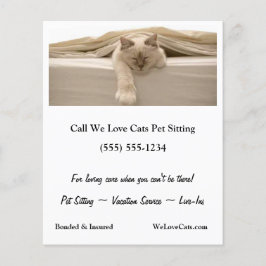 Niedliche Beige Katzen Schlafen auf Beige Bett Flyer