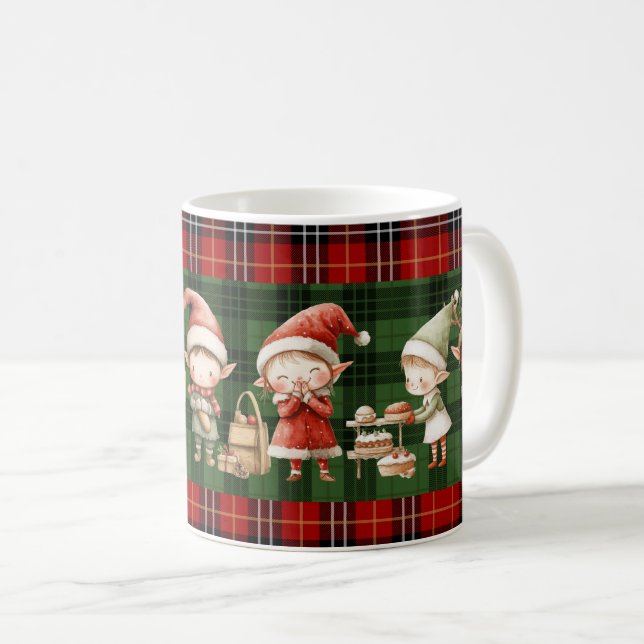 Niedliche beschäftigte Elfen Weihnachtsgrün Plaiys Kaffeetasse (VorderseiteRechts)