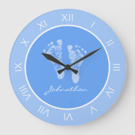 Niedliche Blue Kinderzimmer Footprints mit Baby Bo Große Wanduhr