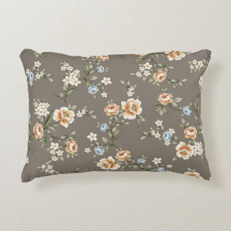 niedliche Blume mit Blätter auf grauem Hintergrund Dekokissen