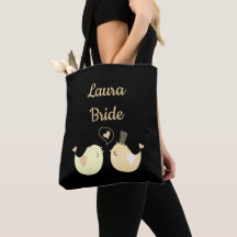 Niedliche Braut aus Schwarz und Creme