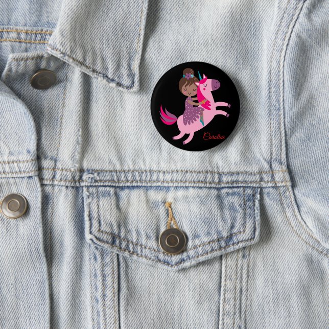 Niedliche Brünette Hair Riding on a Unicorn Button (Beispiel)