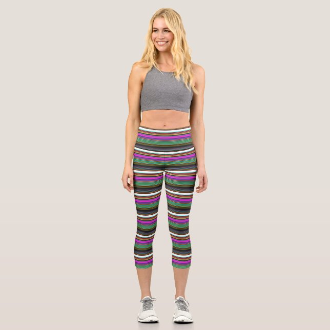 Niedliche, bunte Neonstreifen Capri Leggings (Vorderseite)