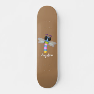 Niedliche Cartoon-Abbildung in Blau und Rosa Skateboard