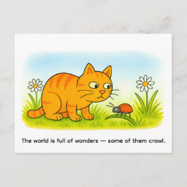 Niedliche Cartoon-Katze beobachtet Marienkäfer auf Postkarte