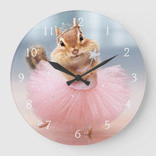 Niedliche Chipmunk-Ballerina im Tutu am Große Wanduhr
