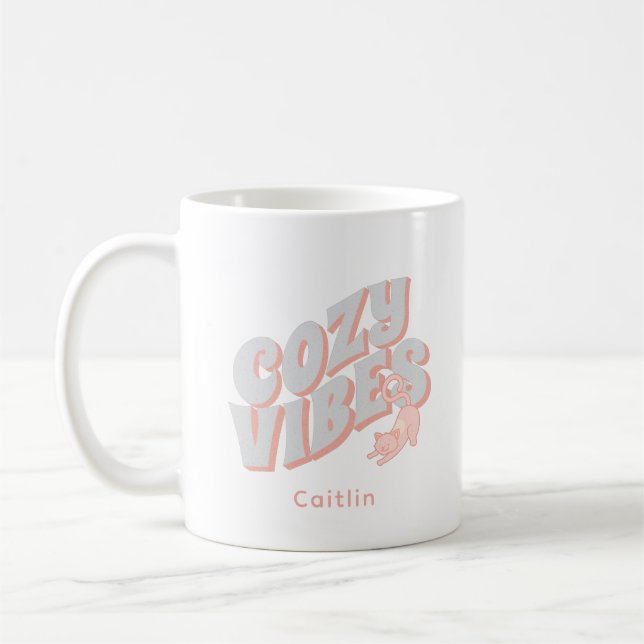 Niedliche "Cosy Vibes" Pastel Cat Personalisiert Kaffeetasse (Links)