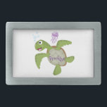 Niedliche Darstellung der Meeresschildkröte "Happy Rechteckige Gürtelschnalle<br><div class="desc">Diese glückliche grüne Meeresschildkröte bläst Blasen! Gezeichnet im niedlichen Cartoon-Illustrationsstil.</div>